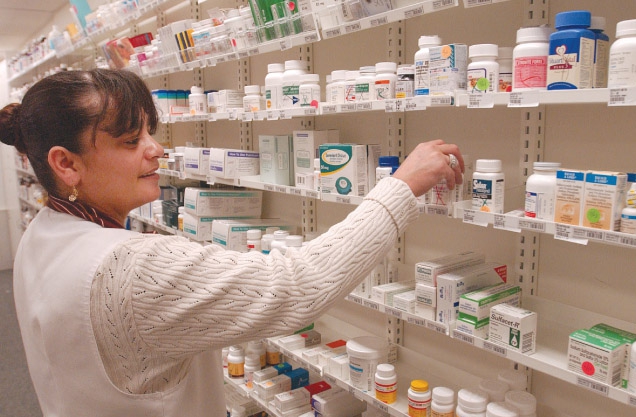 Criza medicamentelor. Farmaciile acuză statul că nu a decontat pentru reţetele compensate şi gratuite