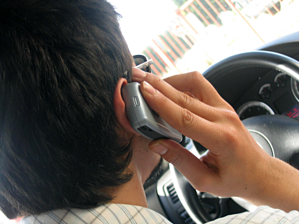 In fact Artificial Interpretive NOUL COD RUTIER. Amenda pentru vorbitul la telefon în timpul şofatului, 270 RON In fact Artificial Interpretive NOUL COD RUTIER. Amenda pentru vorbitul la telefon în timpul şofatului, 270 RON