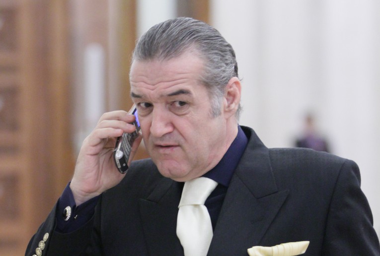 Numărul De Telefon A Lui Gigi Becali Dialog SENZAŢIONAL purtat de Gigi Becali la telefon. "Tu chiar mă iei