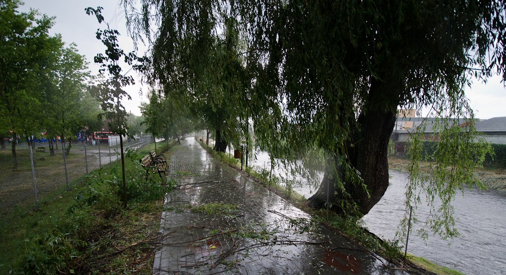 Alertă de vijelii în estul țării, apoi cel mai călduros weekend din acest an. Luni se anunță temperaturi de 30 de grade în sudul țării