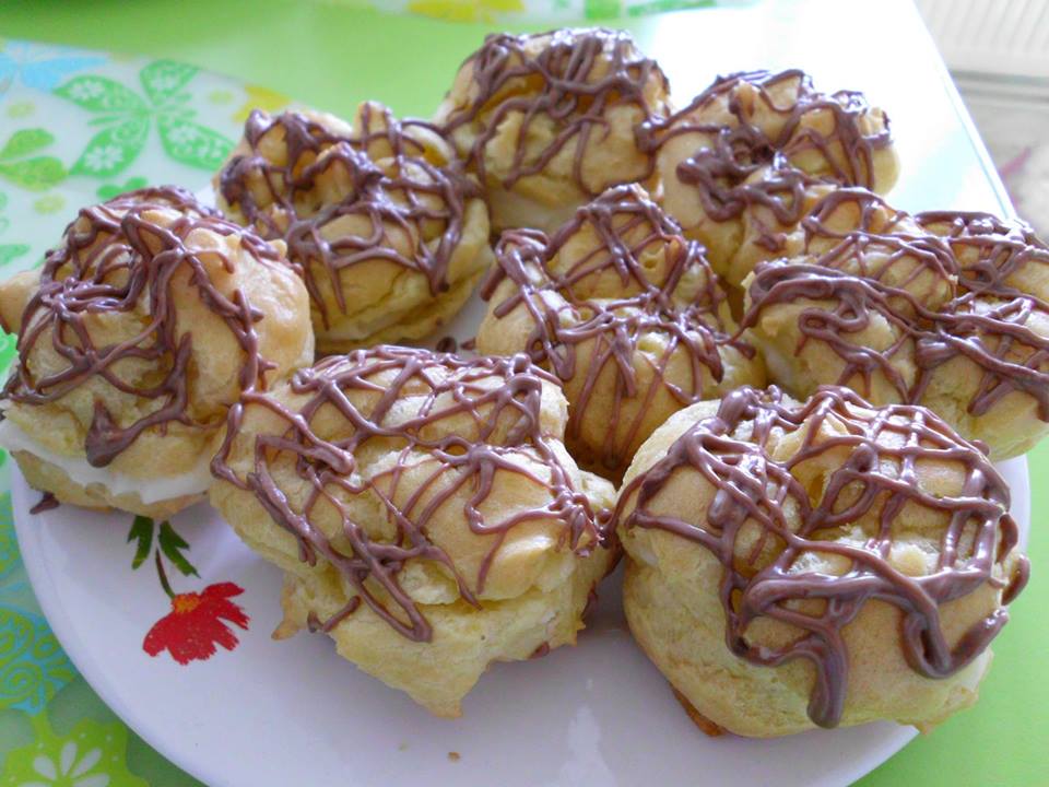 Desertul zilei Eclere cu crema de vanilie
