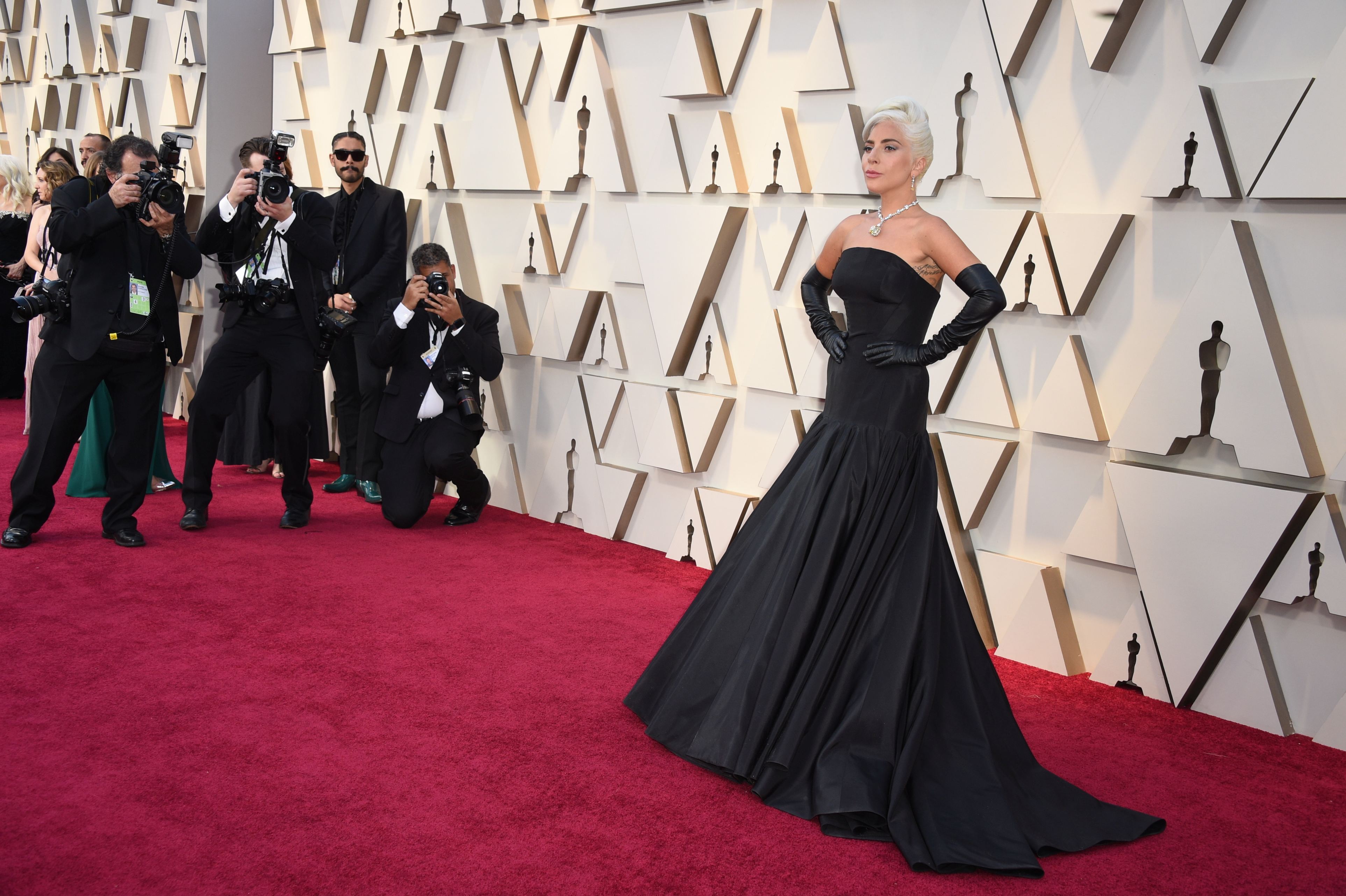 Exclusion Restless tuberculosis Oscar 2019: Rochiile care au făcut senzaţie pe covorul roşu la Oscar, accesorizate cu diamante în valoare de zeci de milioane de dolari Exclusion Restless tuberculosis Oscar 2019: Rochiile care au făcut senzaţie pe covorul roşu la Oscar, accesorizate cu diamante în valoare de zeci de milioane de dolari