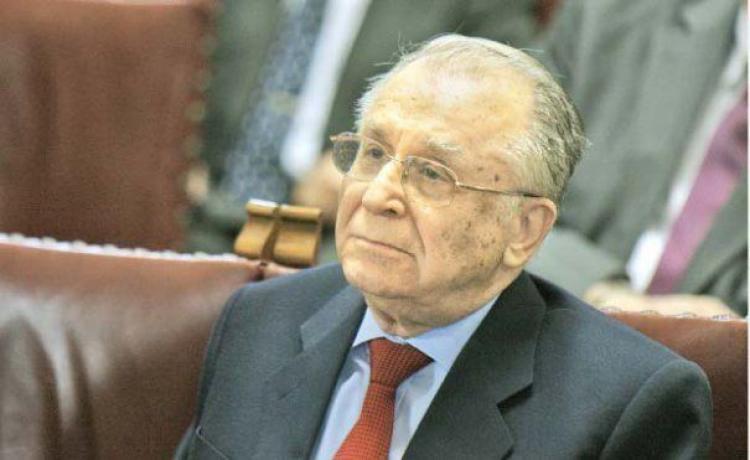 Ion Iliescu rămâne internat la Terapie Intensivă, la