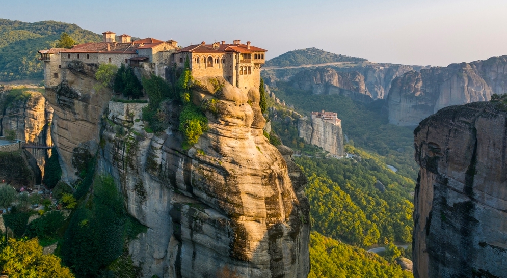 meteora_monasteries_81823100.jpg