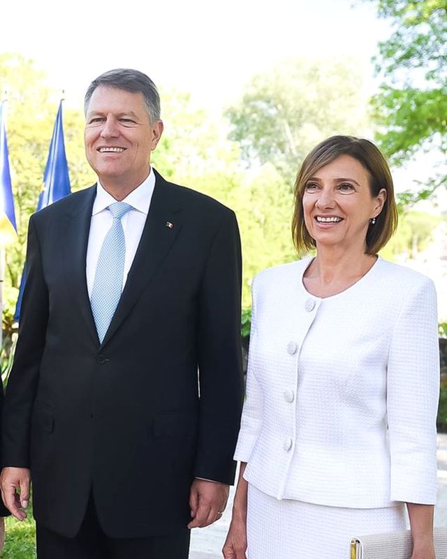 Klaus Iohannis Copil - De Ce Klaus Èi Carmen Iohannis Nu Au Copii Este Cel Mai Mare Regret Al PreÈedintelui Impact : Șeful statului a anunțat azi că școala …