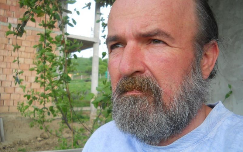 Scriitorul Alexandru Petria, despre derapajul rasist al lui Tismăneanu: "E o scârnăvie. Îl apăr din principiu"