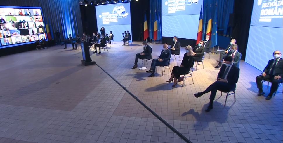 Klaus Iohannis, Ludovic Orban şi miniştrii, acuzaţi că au încălcat legea