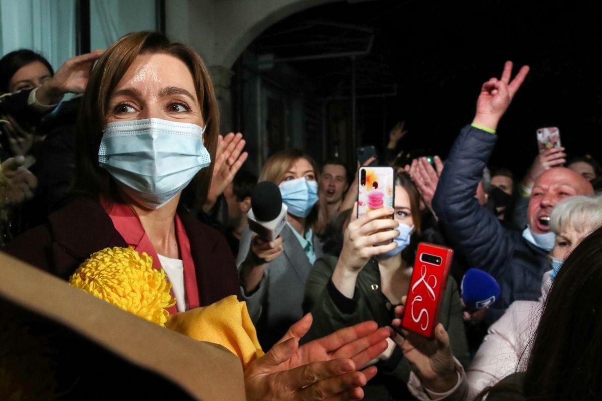 Maia Sandu câştigă alegerile prezidenţiale din Republica ...
