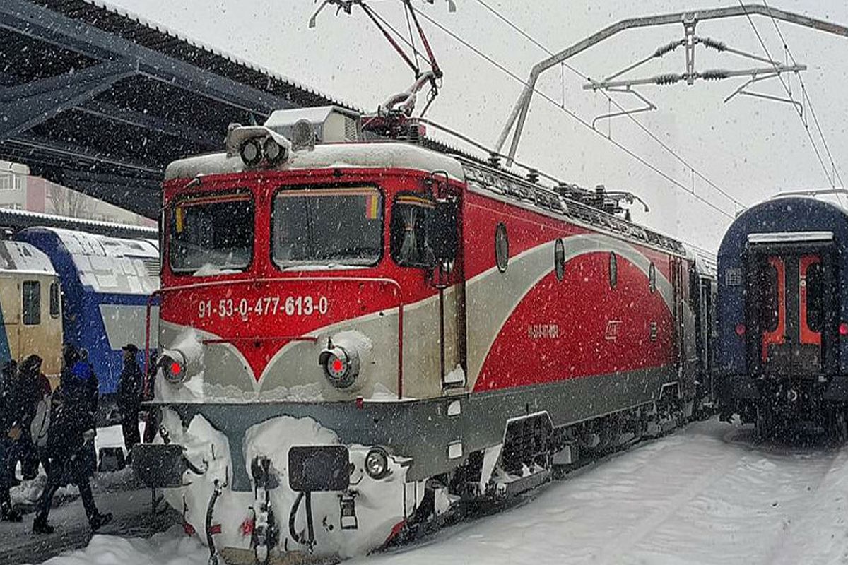 CFR anulează zeci de trenuri începând de azi, 16 februarie. Lista rutelor pe care nu vor mai circula, lovitură pentru pasageri