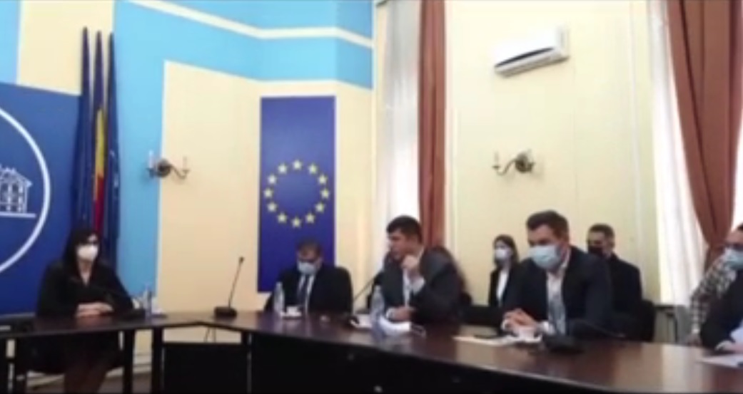Deputatul anti-mască de la AUR Ringo Dămureanu a facut scandal la Prefectura Dolj