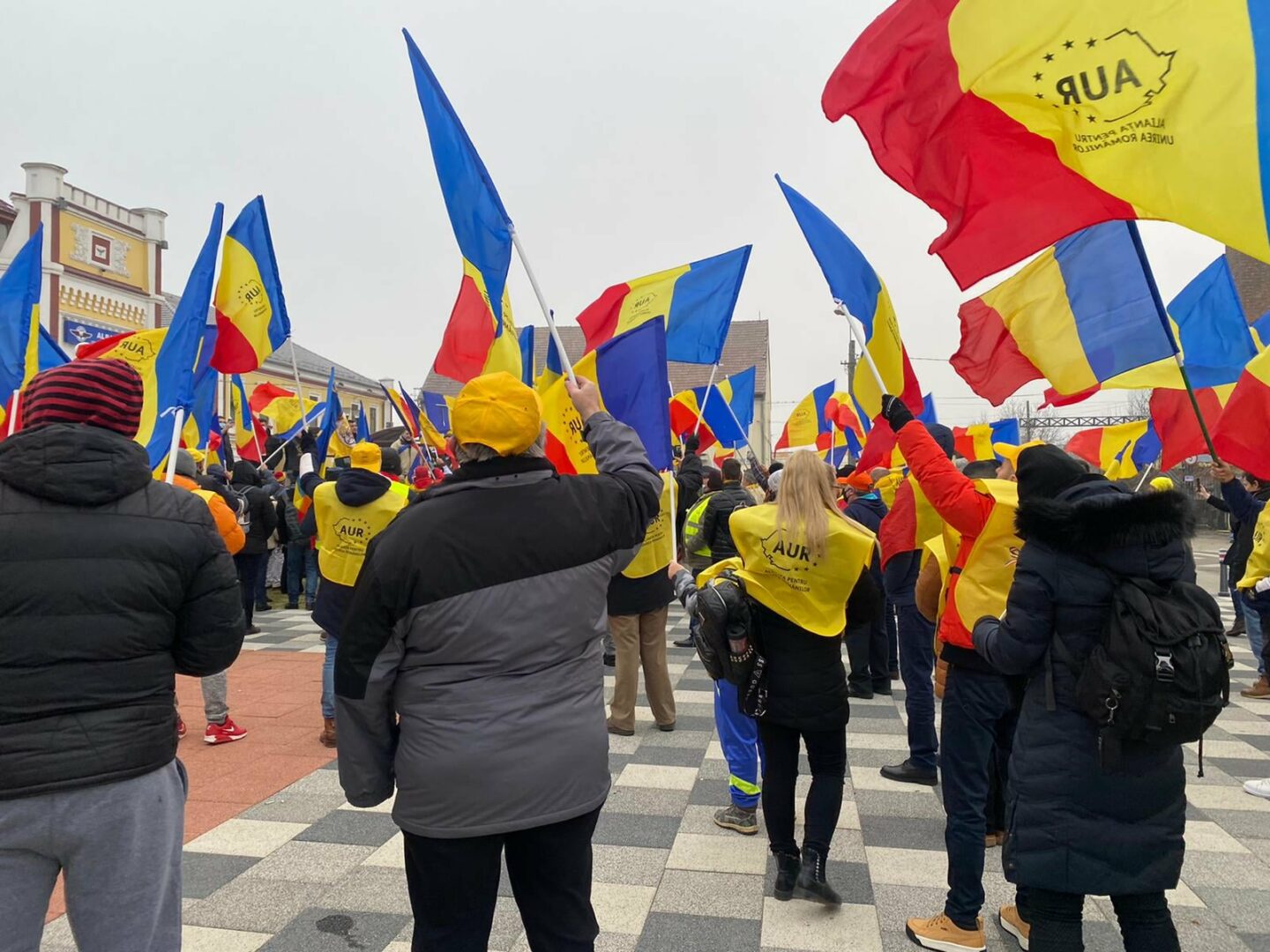George-Simion, liderul AUR. Proteste în Piaţa Victoriei