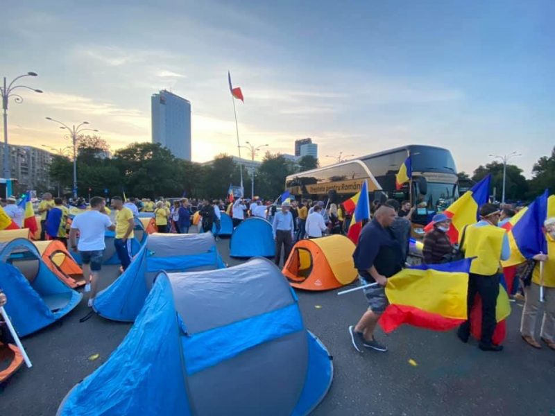 Partidul AUR, marea surpriză a alegerilor parlamentare 2020. Când s-a înfinţat formaţiunea politică şi care este povestea: Protest în corturi la Piaţa Victoriei