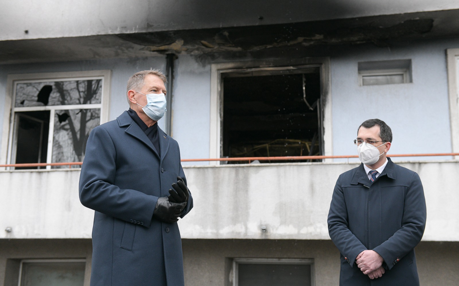 Marcel Ciolacu cere demisia lui Vlad Voiculescu după incendiul de la Matei Balş. "O guvernare criminală se spală iar pe mâini de moartea unor pacienţi!"