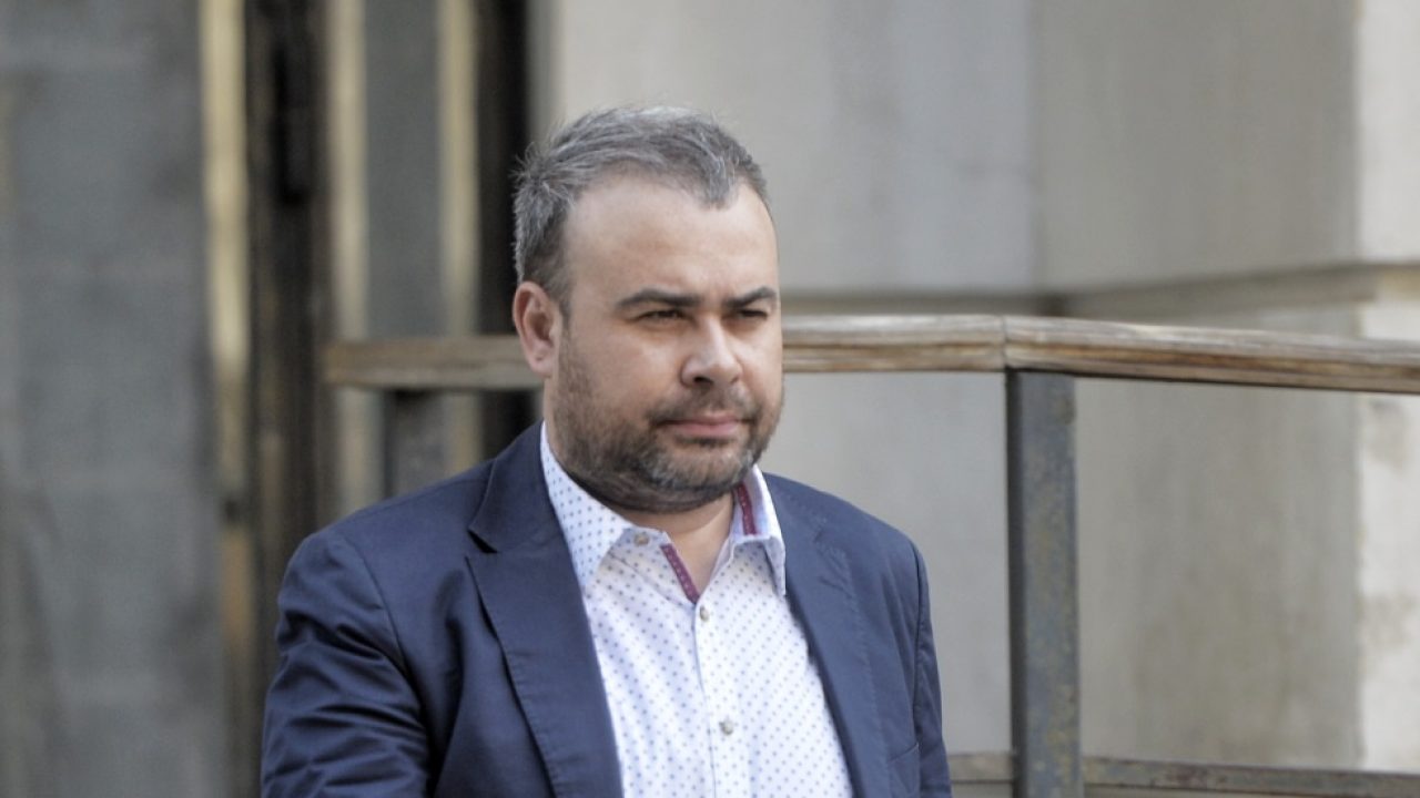 SENZAȚIONAL! Nici în telenovele nu găsești ”siropul” argumentelor pentru eliberarea lui Darius Vâlcov. ”A citit de 10 ori Noul Testament” / ”A avut timp pentru sute de introspecții” / ”A revăzut fața hâdă a sărăciei” / ”Și-a propus să aducă mii de zâmbete pe fețele copiilor, ale oamenilor și ale animalelor de companie”