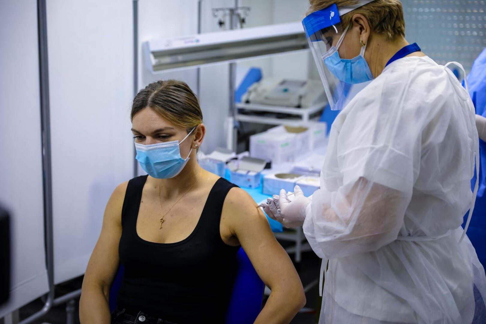 De ce s-a vaccinat Simona Halep cu vaccinul Pfizer. Explicaţia medicului Valeriu Gheorghiţă