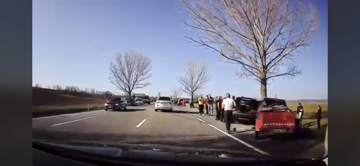 Tragedie RutierÄƒ In BacÄƒu Doi MorÅ£i Si Trei RÄƒniÅ£i Intervin Sase AmbulanÅ£e