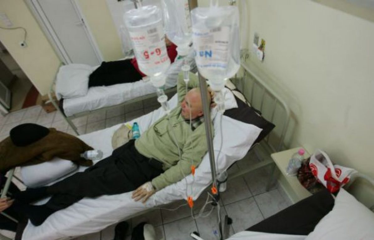 O pacientă cu cancer îl contrazice pe șeful CNAS. A ajuns să-și cumpere tratamentul din Germania: „Până în septembrie mi s-a spus că nu există nimic pe stoc”