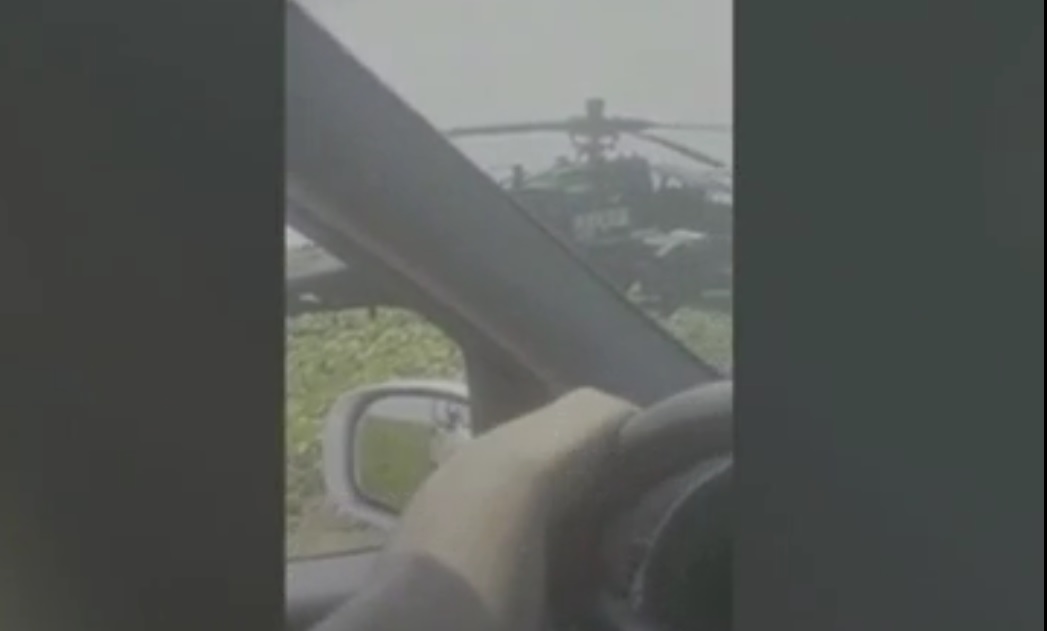 Elicopter aterizat de urgenţă într-un lan de rapiţă în Constanţa
