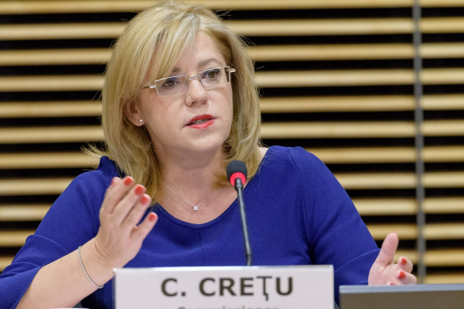 Corina Creţu