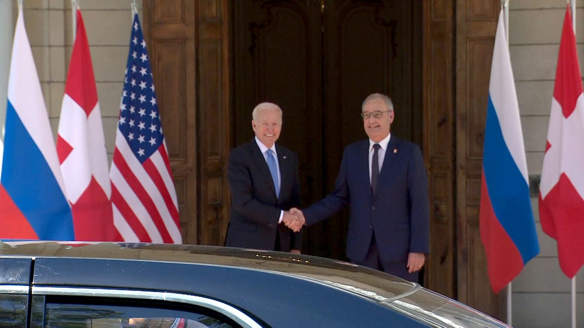 Joe Biden, la sosirea la vila care găzduieşte summit-ul 