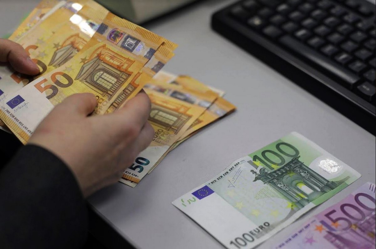 De ce a urcat brusc cursul leu-euro. Ce se va întâmpla la iarnă cu banii românilor