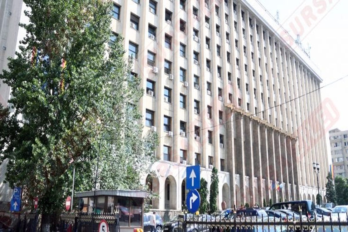 Lift prăbușit la Ministerul Transporturilor. Șase persoane au fost rănite