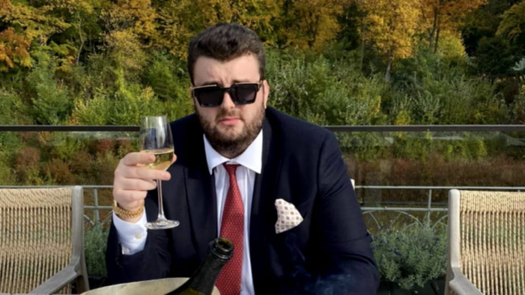 Victoraș Micula, condamnat la închisoare. Milionarul trebuie să muncească 120 de zile în folosul comunității la primărie sau mănăstire. Decizia este definitivă