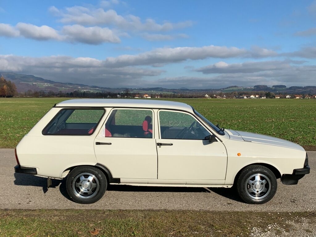Wrinkles rotation Expressly Dacia 1310 Break din 1991, vândută la preţ de maşină nouă. Argumentul  germanului care vinde "bătrânica". "Poate fi condusă fără probleme"