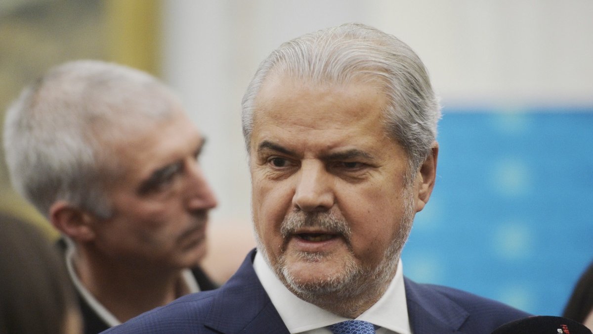 Adrian Năstase își dorește un guvern pro-românesc, nu slugi: „Nu înseamnă ieșirea din NATO, ruptura de UE sau ostilitate față de Occident”