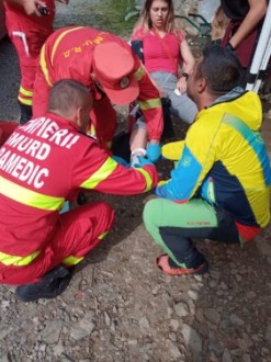 Femeie muşcată de viperă în Munţii Făgăraş