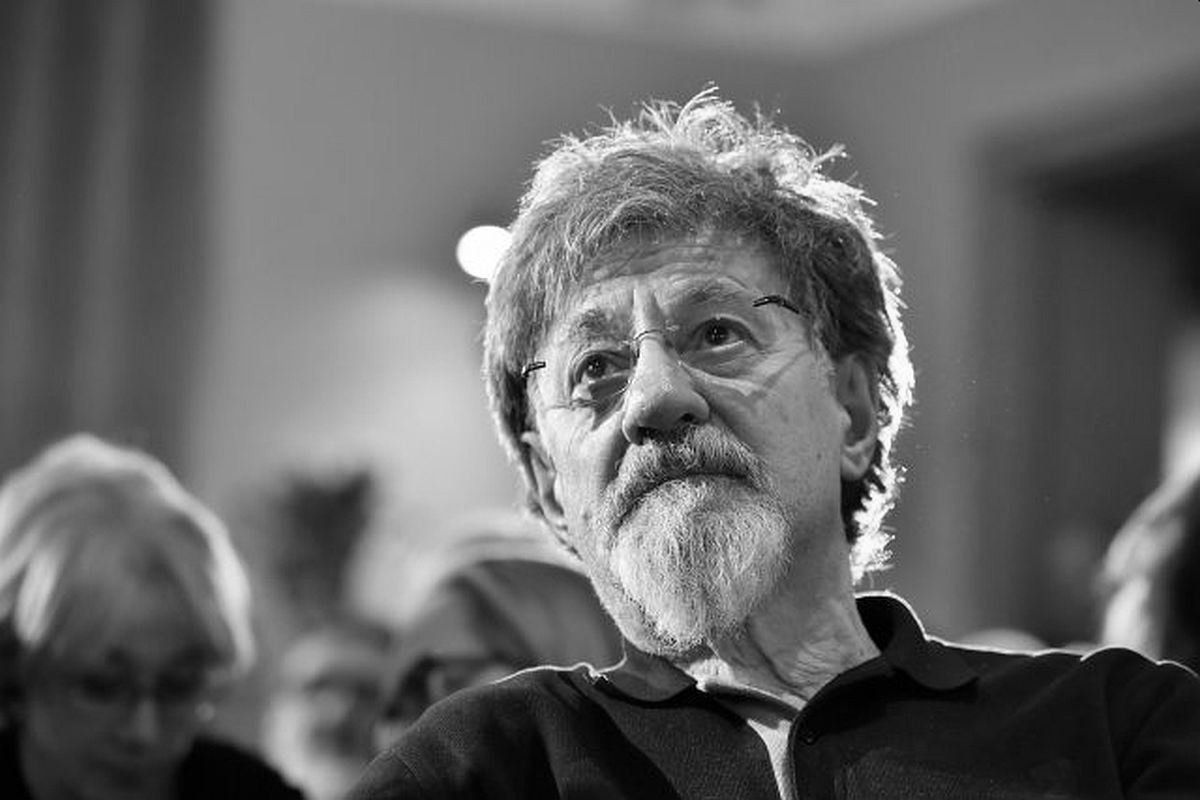 Identify Prospect King Lear Andrei Caramitru, discurs emoţionant la un an de la moartea tatălui său, marele actor Ion Caramitru: "Adora să joace. Dacă ar mai fi trăit, probabil ar fi murit pe scenă" Identify Prospect King Lear Andrei Caramitru, discurs emoţionant la un an de la moartea tatălui său, marele actor Ion Caramitru: "Adora să joace. Dacă ar mai fi trăit, probabil ar fi murit pe scenă"