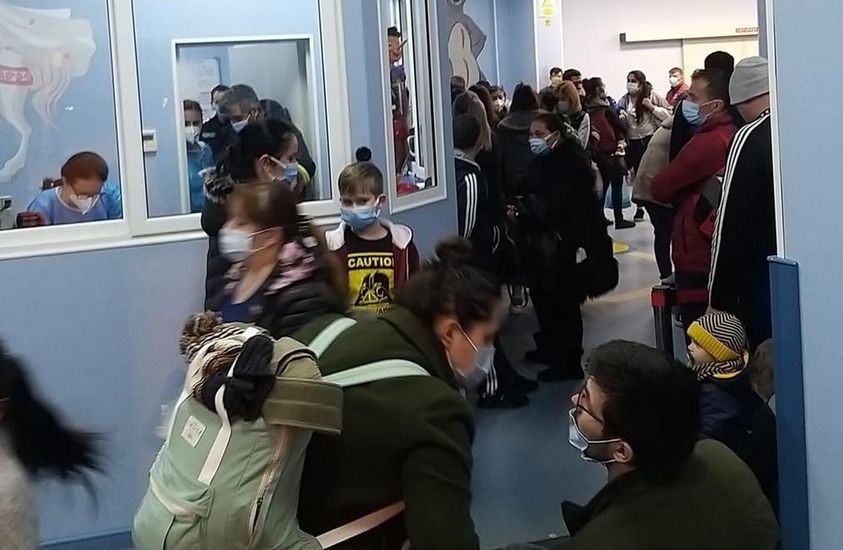 ”Suntem epuizaţi de muncă, în timp ce alţi bugetari nici nu s-au întors din vacanţe”. Reacţia ministrului Rafila