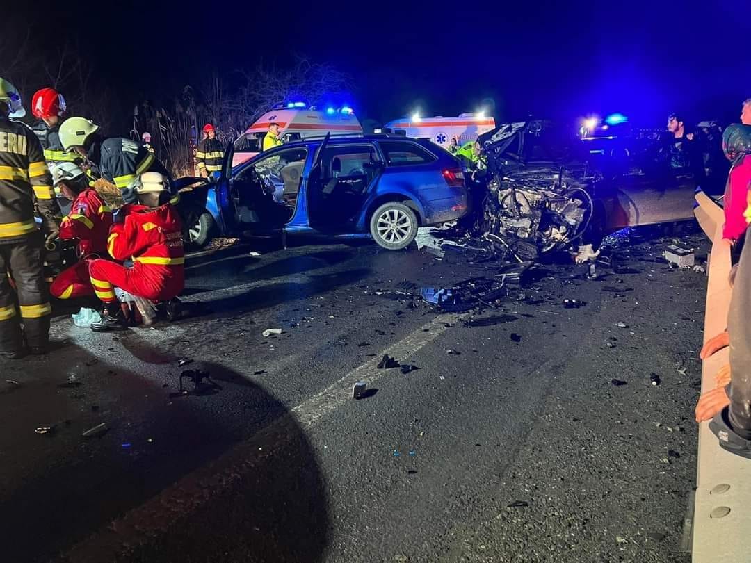 duminică seara pe DN 13 după un accident grav produs în zona localităţii Bălăuşeri, judeţul Mureş.