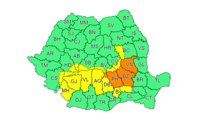 Alertă meteo COD PORTOCALIU. Vor fi ploi abundente și ninsori. La munte se va depune strat consisten de zăpadă