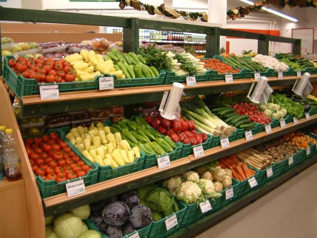 Scandalul legumelor cu pesticide se extinde. Noi produse contaminate descoperite în supermarketuri