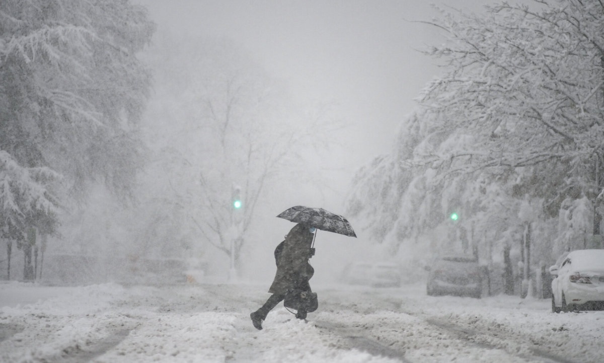 Avertizare meteo de ninsori, ghețuș și viscol. Noi date de ultimă oră de la meteorologii ANM