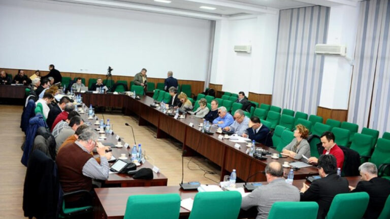 Majoritatea angajaților Consiliului Județean Vaslui primesc spor de condiții periculoase