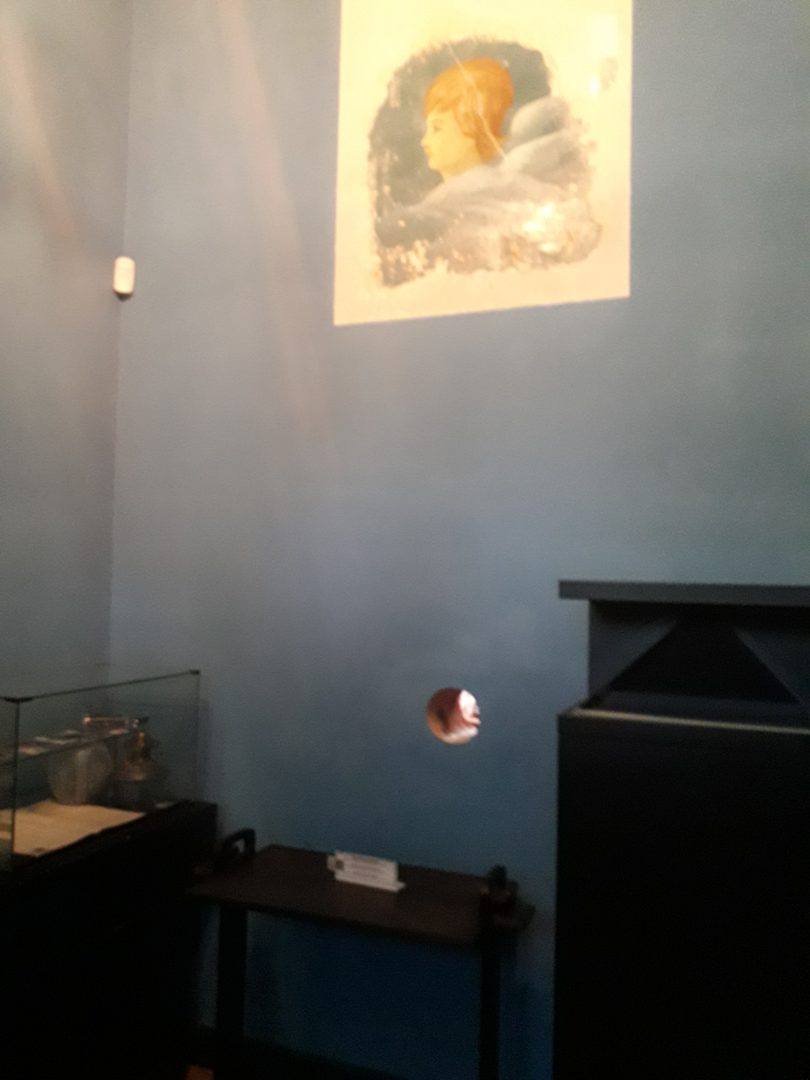 Camera de spiritism