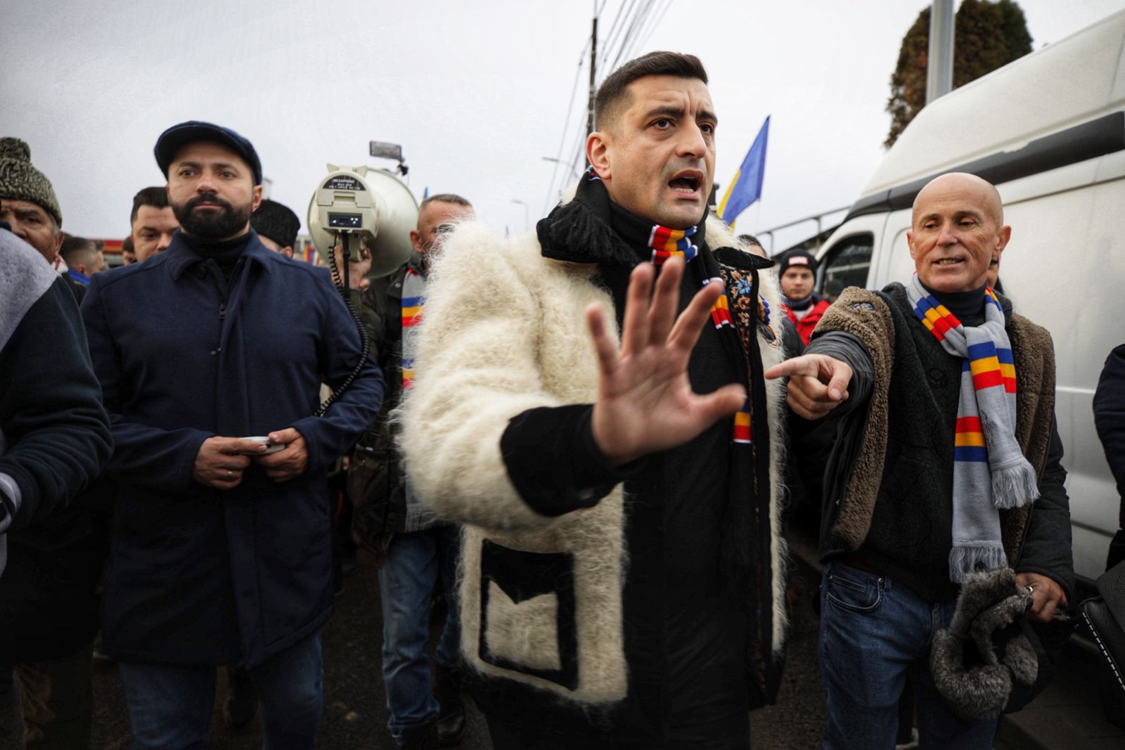 George Simion cere protecţia SPP: „Am primit ameninţări cu moartea, sunt pe lista neagră a Batalionul de mercenari Getica”. Liderul AUR acuză instituţiile de forţă din Bucureşti