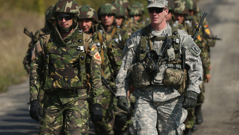 NATO mobilizează 90.000 de militari pentru cel mai mare exercițiu de după Războiul Rece. Scenariul este unul sumbru. ”Plăcile tectonice ale puterii se mișcă”