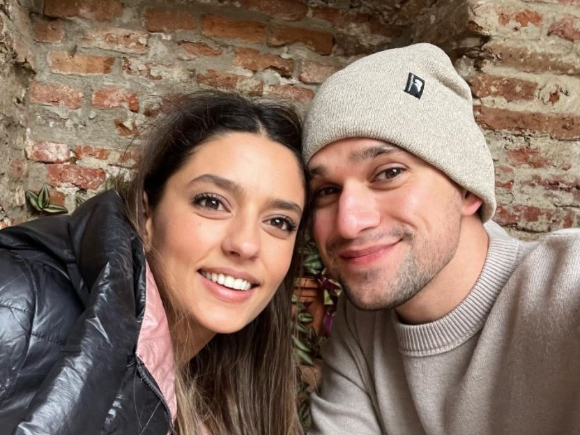 Vlad Gherman și Oana Moșneagu și-au petrecut Revelionul într-o destinație exotică. Au făcut peste 24 de ore până în locația de poveste