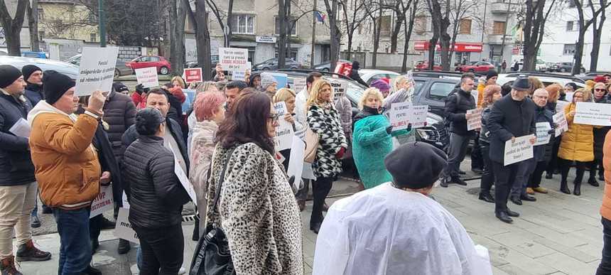 Angajaţii din Sănătate au ieşit în stradă