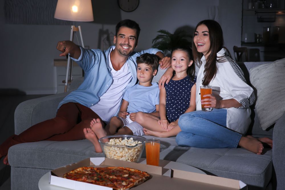 Care sunt filmele pe care trebuie să le vizionezi alături de familie! 8 recomandări pentru o seară de vis alături de cei dragi
