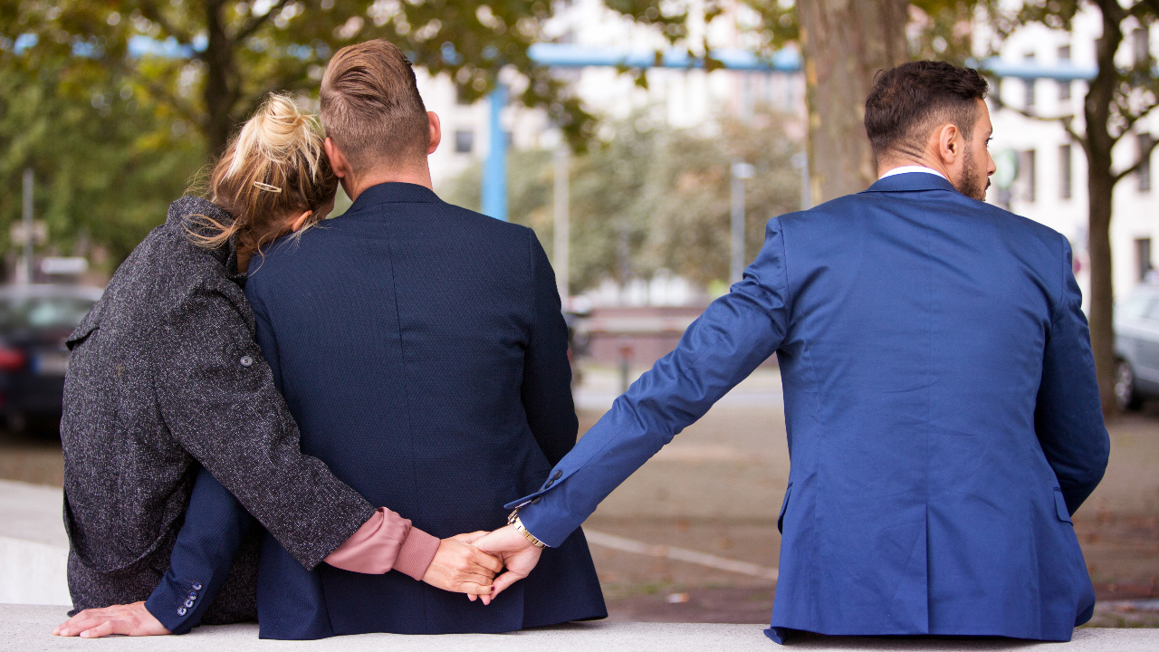 O femeie din Caraș-Severin l-a dat în judecată pe amant.