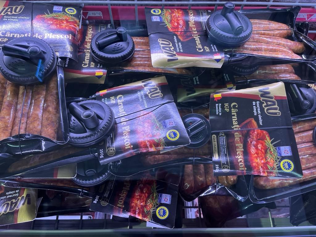 După caşcavalul închis în cutii de siguranţă şi salamul de Sibiu cu sistem antifurt din marile supermarketuri, iată că şi Lidl recurge la acest gest.
