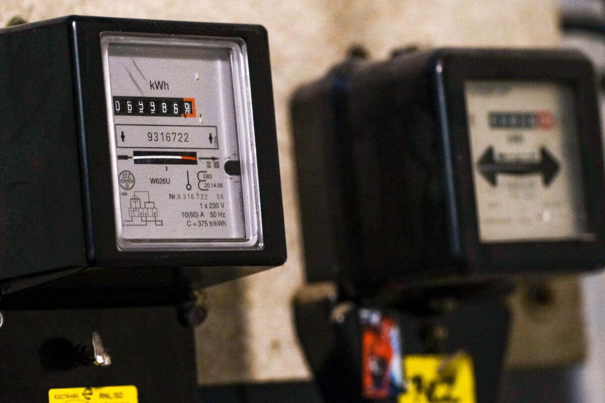 Taxa pe soare 2024 a fost abrogată, dar au rămas contoarele în dublu exemplar. Cu cât cresc facturile la energie