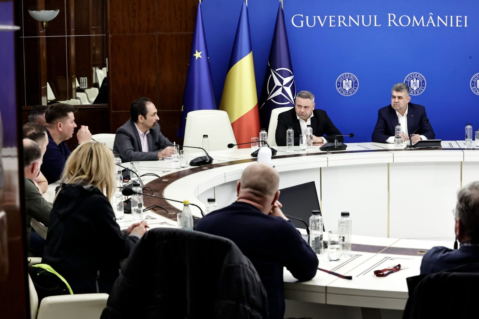 Florin Barbu, ministrul Agriculturii: „Am avut o nouă întâlnire cu reprezentanții fermierilor și transportatorilor care protestează. Aceștia au decis încetarea acțiunilor de protest”