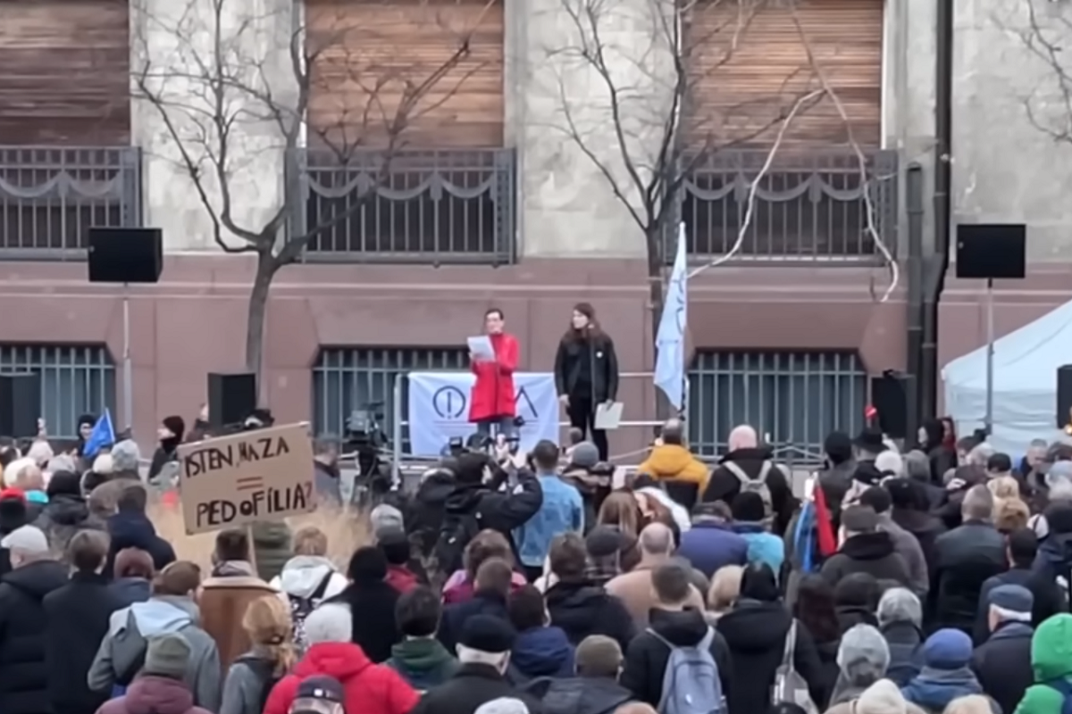 Protest la Budapesta pentru demisia președintei Katalin Novak, care a grațiat un condamnat într-un dosar de pedofilie