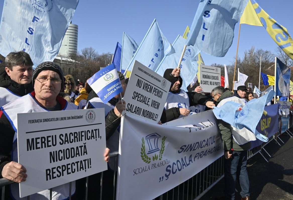 Soluția Guvernului pentru a evita creșterile salariale cerute de sindicate și supărarea patronatelor