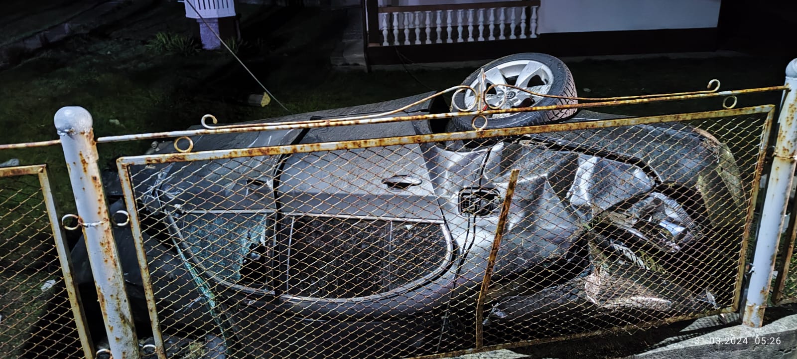 Accident cumplit în Neamţ: Trei tineri cu vârste între 17 şi 22 de ani au murit, iar alţi trei au fost răniţi, după ce maşinile în care se aflau s-au ciocnit violent